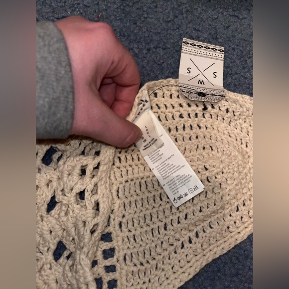 Beachy Bandeau / Halter Top - **NEVER WORN** size - large - Picture 6 of 6